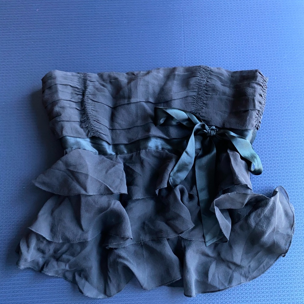 bebe ruffled y2k tube top w/ satin bow